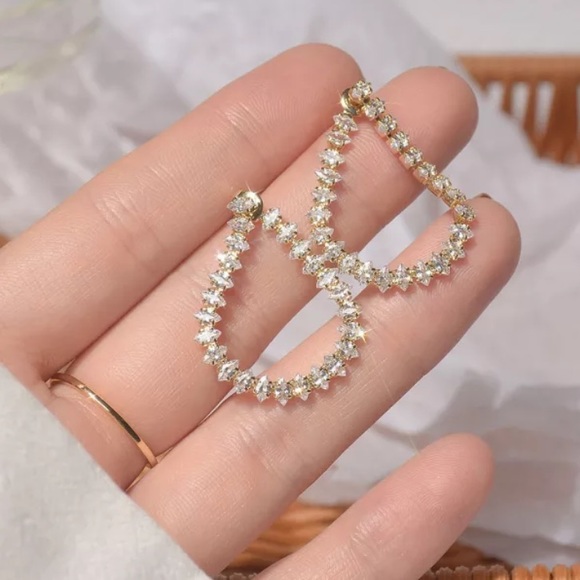 Gold plated 💧 drop earrings - Picture 4 of 5